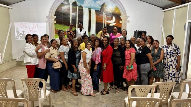 Encuentro de hermanos en la iglesia